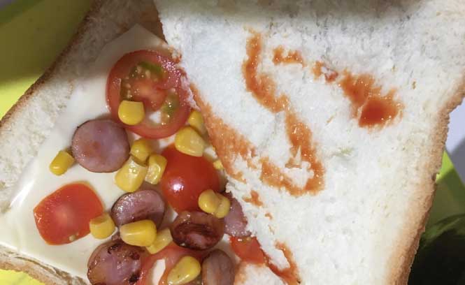 ピザ風ホットサンド作り