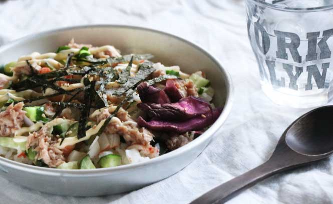 シーチキンとかにかまの簡単散らし寿司